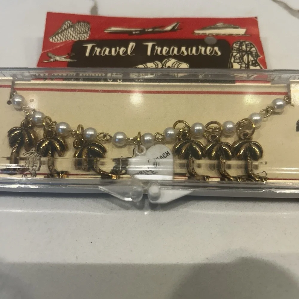 Vintage Travel Treasures Palm Tree Charm Bracelet Myrtle Beach SC New in Package